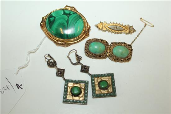 Malacite brooch, pair costume earrings & 2 brooches